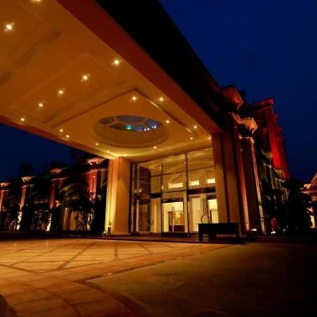 Golden Galaxy Hotels And Resorts Delhi  Ngoại thất bức ảnh